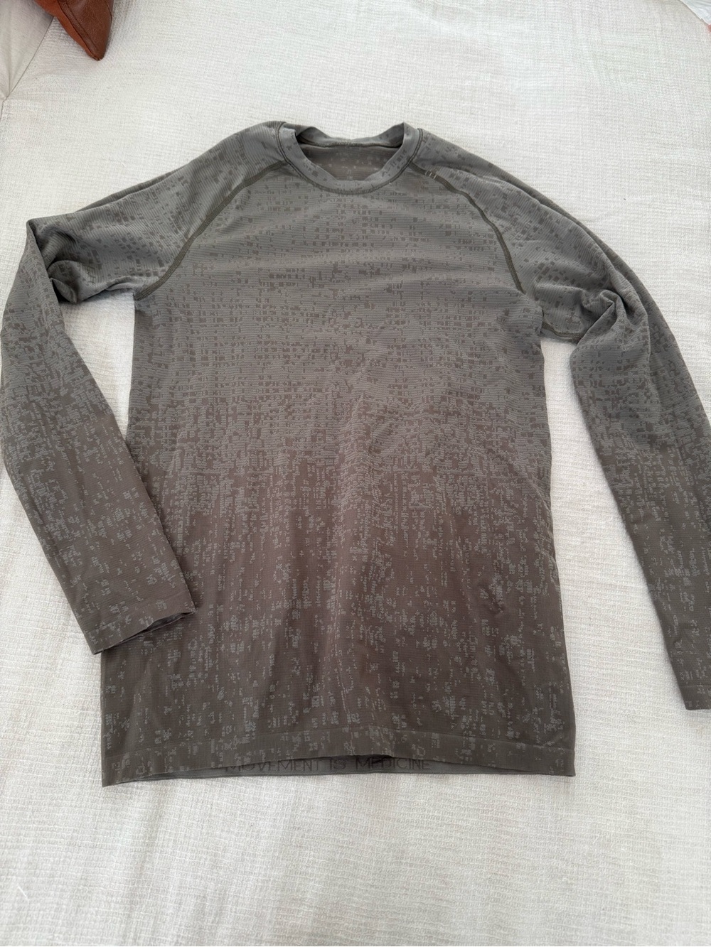 Men's Lululemon Long-Sleeve Performance Crew Neck Shirt - Olive Gray